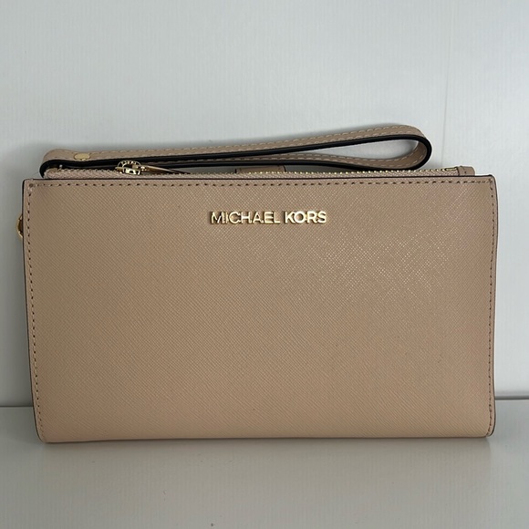 Michael Kors wristlet wallet - Picture 4 of 12